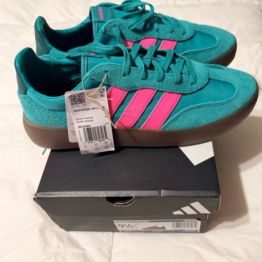 NWT Adidas Barrada Decode Green and Pink Athletic Shoes size 9 1/2 women’s